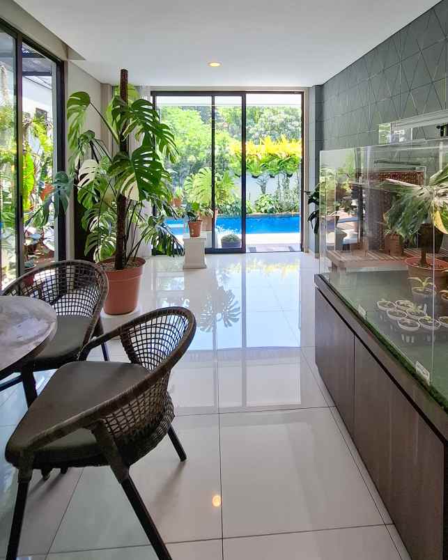 dijual rumah serenia hills lebak bulus