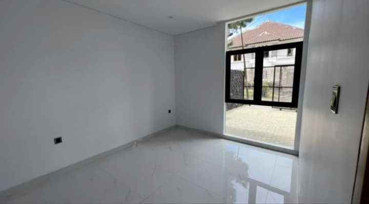 dijual rumah setiabudi regency