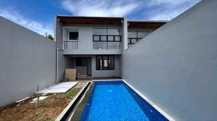 dijual rumah setiabudi regency