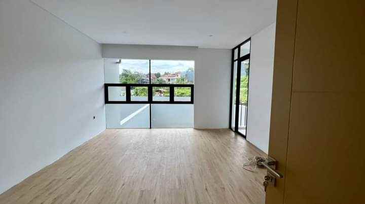 dijual rumah setiabudi regency