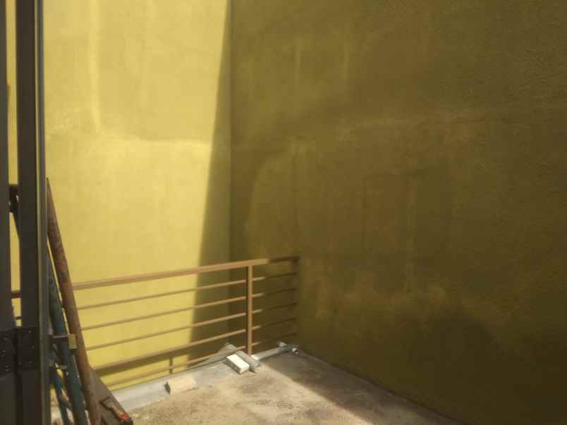 dijual rumah setraduta