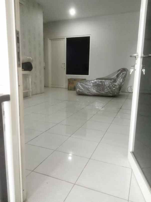 dijual rumah siwalankerto