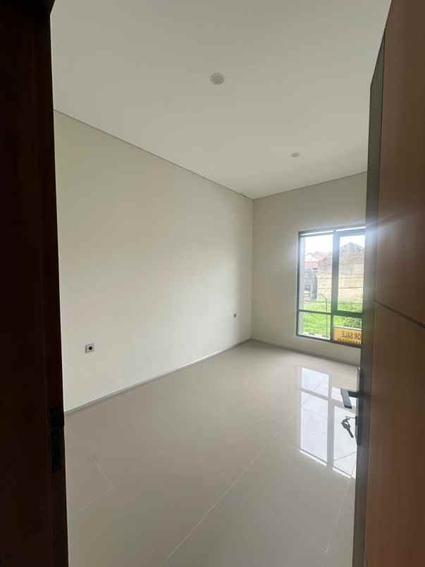 dijual rumah soekarno hatta dekat metro