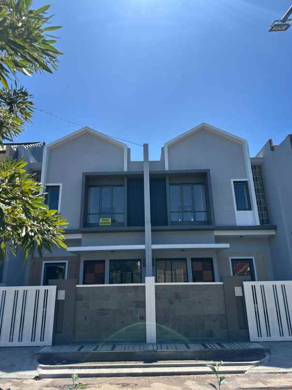 dijual rumah soekarno hatta dekat metro