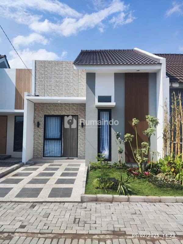 dijual rumah strategis mewah dan nyaman