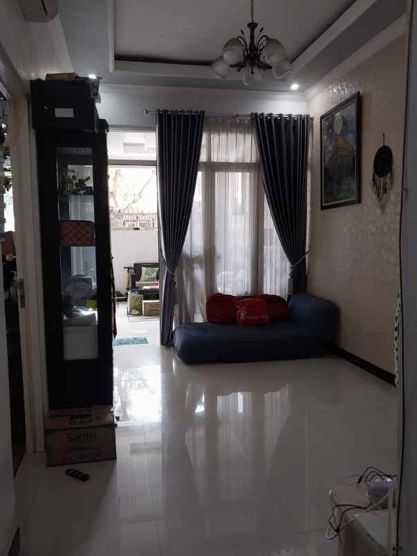 dijual rumah surya residence saphire