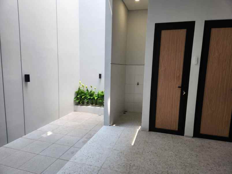 dijual rumah sutorejo prima indah utara