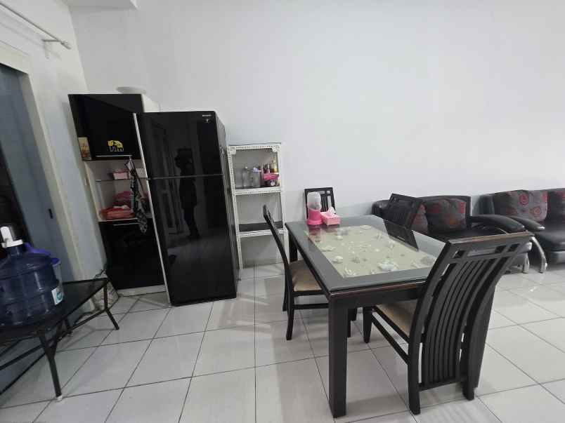 dijual rumah suvarna sutera cluster