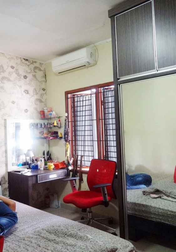dijual rumah taman anyelir 2 blok c1 no