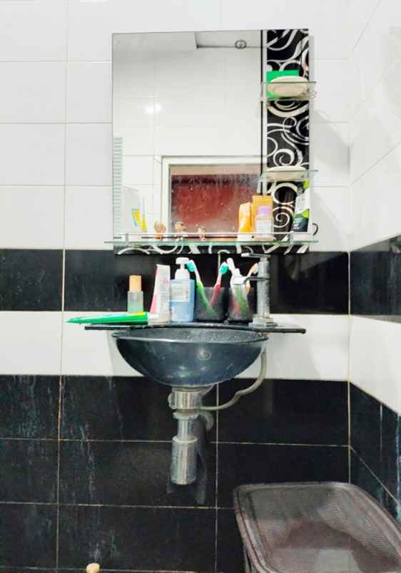 dijual rumah taman anyelir 2 blok c1 no