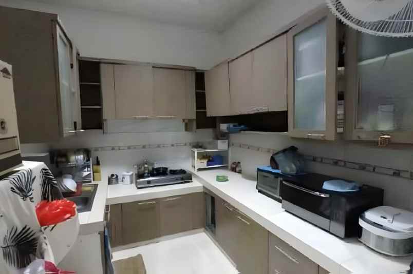 dijual rumah taman menanggal indah