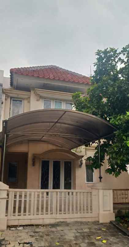 dijual rumah taman mutiara pakuwon city