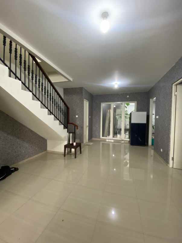 dijual rumah taman wisata regency