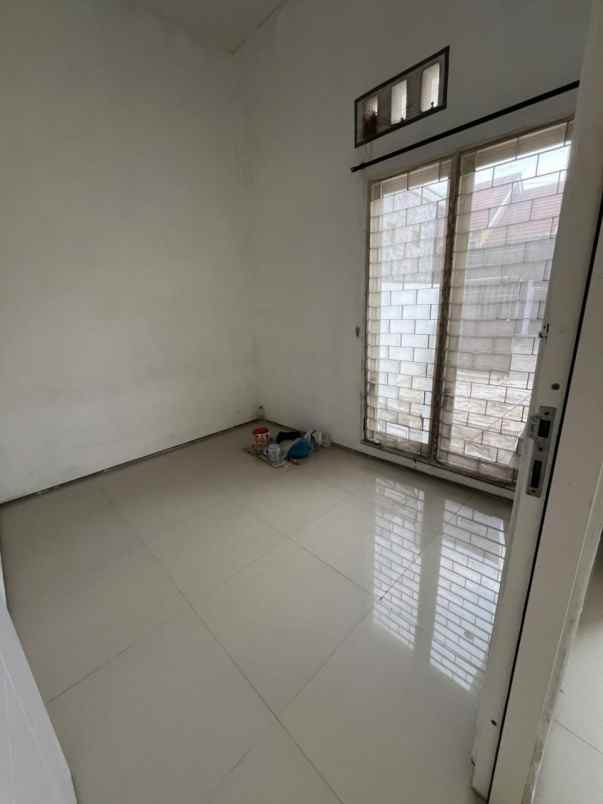 dijual rumah taman wisata regency gresik