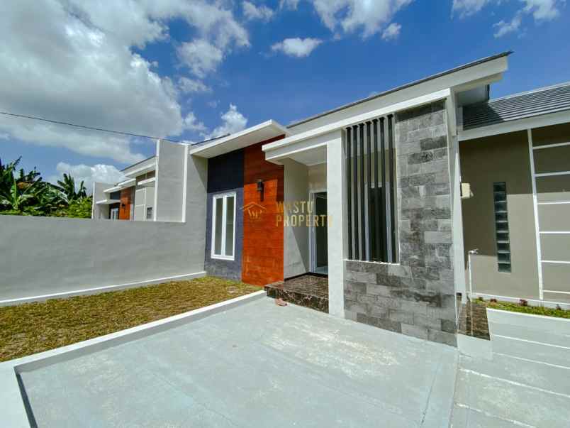 dijual rumah tamanmartani kalasan