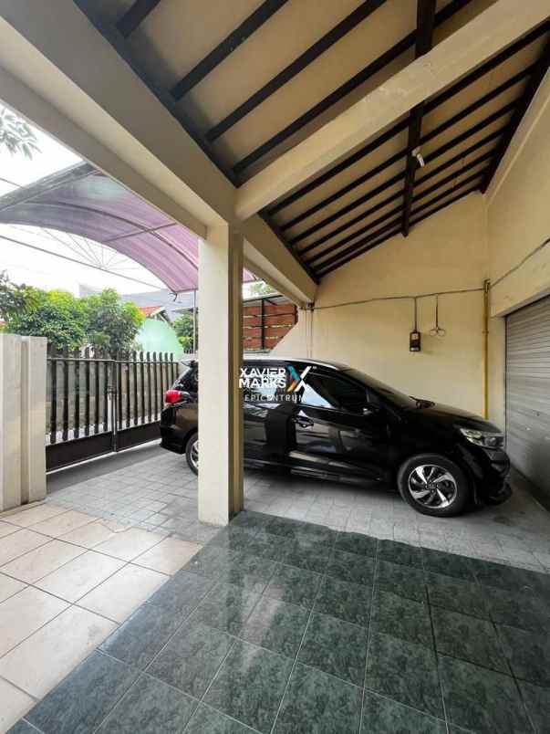 dijual rumah terawat siap huni rungkut asri barat