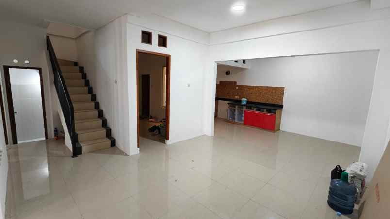 dijual rumah the gayungsari