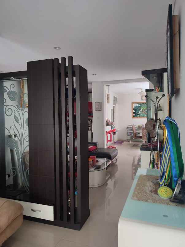 dijual rumah the gayungsari