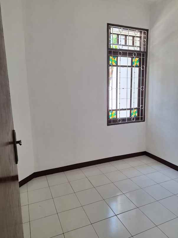 dijual rumah villa pamulang mas