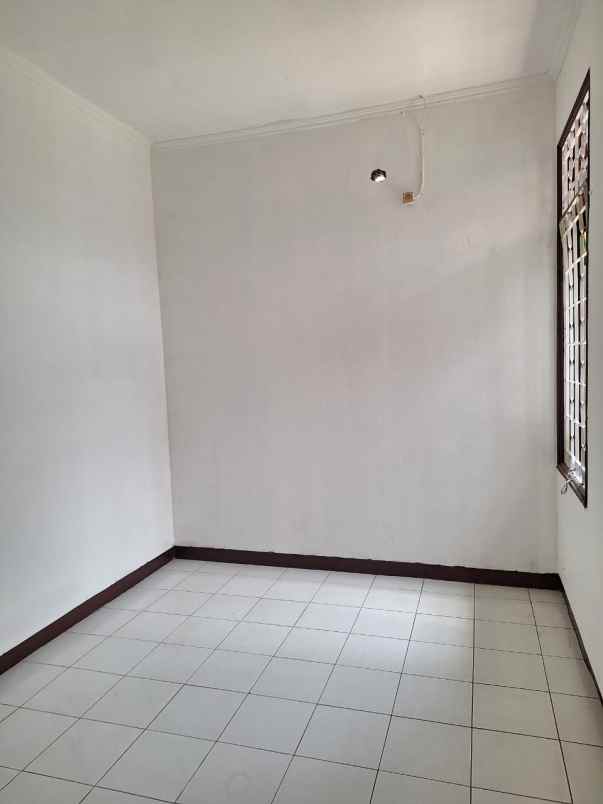 dijual rumah villa pamulang mas