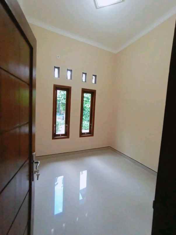 dijual rumah wirokerten