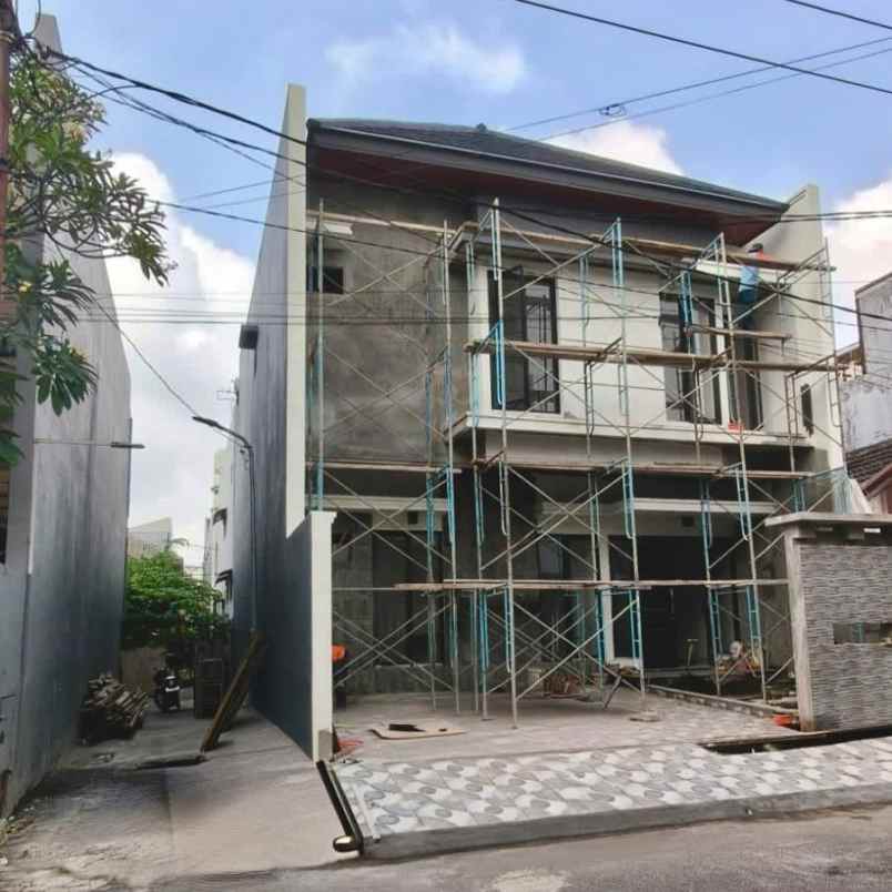 dijual rumah wisma permai barat