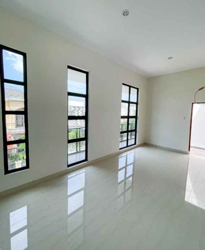 dijual villa jalan kalpataru pondok