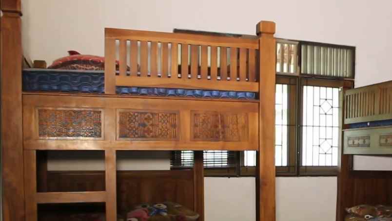 dijual villa jalan kinasih