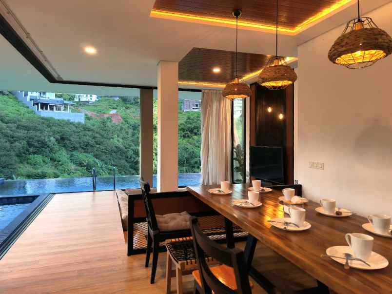 dijual villa jl cimenyan