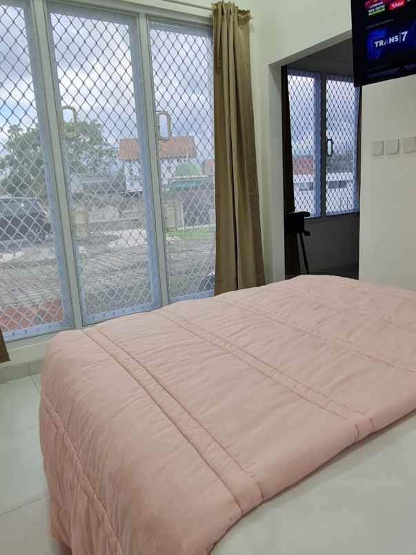 dijual villa jl kota bunga