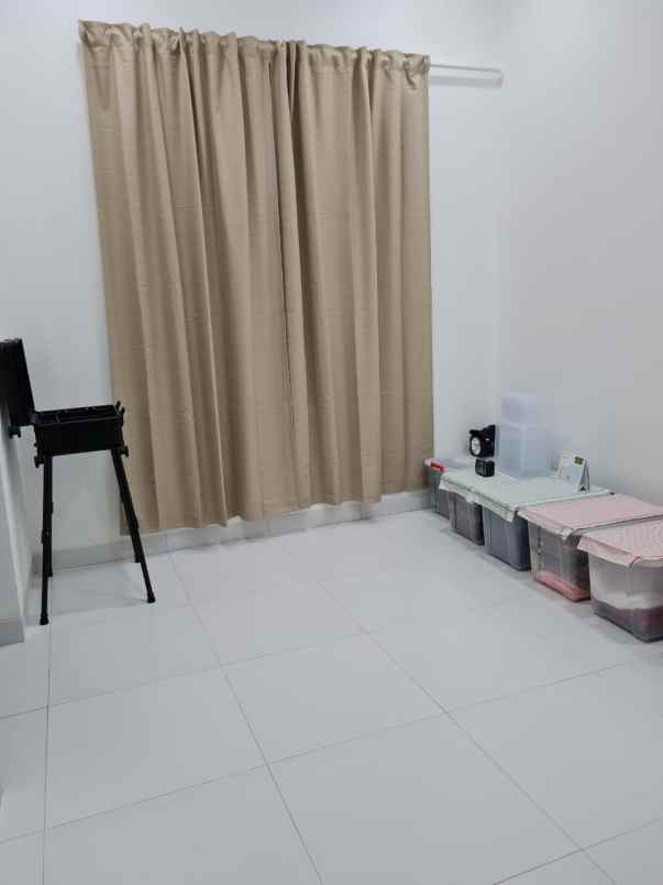 dijual villa jl kota bunga