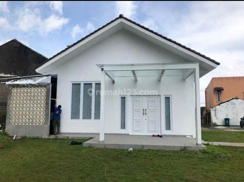 dijual villa jl kota bunga