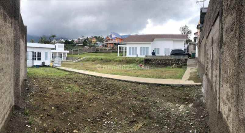 dijual villa jl kota bunga