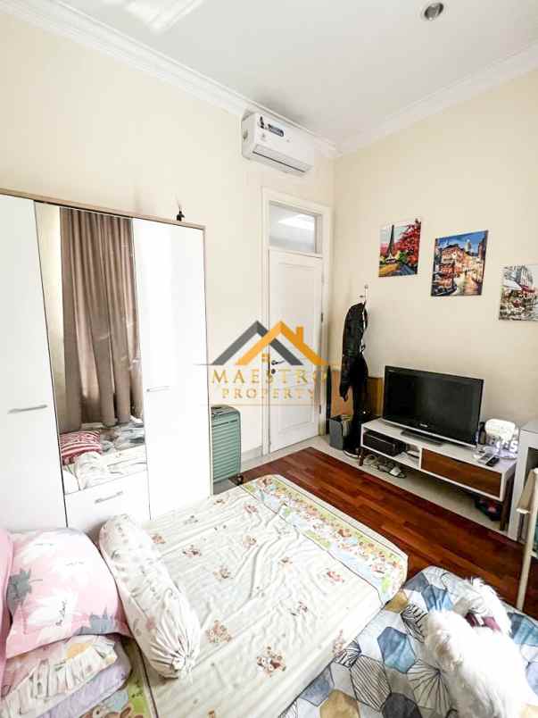 dijual villa komplek citraland gama