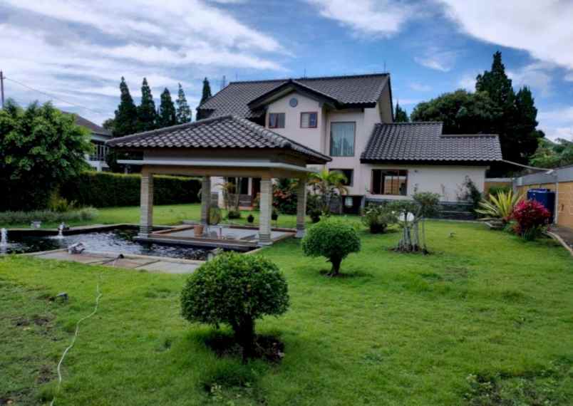 dijual villa lembang