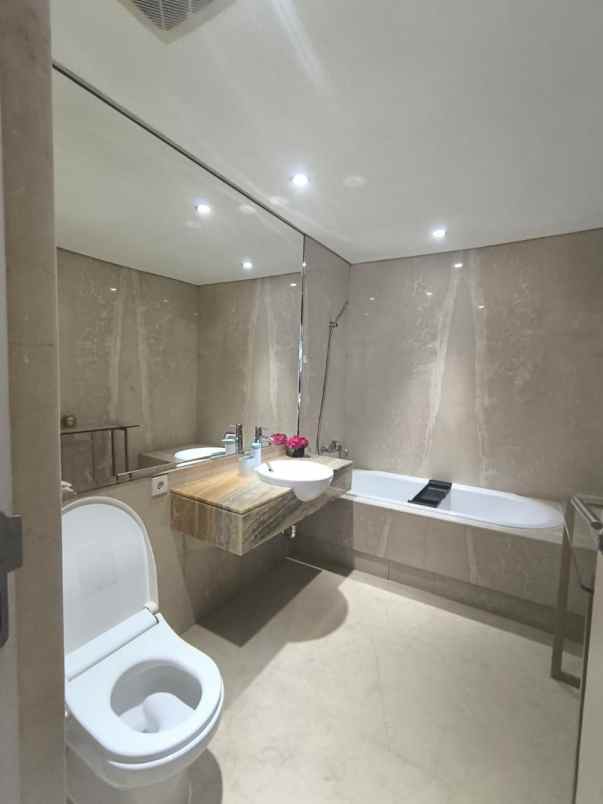disewakan apartemen the peak residence lt 19