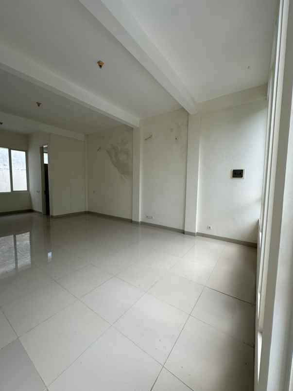 disewakan ruko gudang kantor bizhome pakuwon city