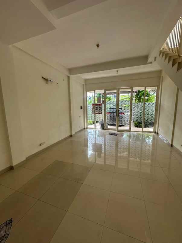 disewakan ruko gudang kantor bizhome pakuwon city
