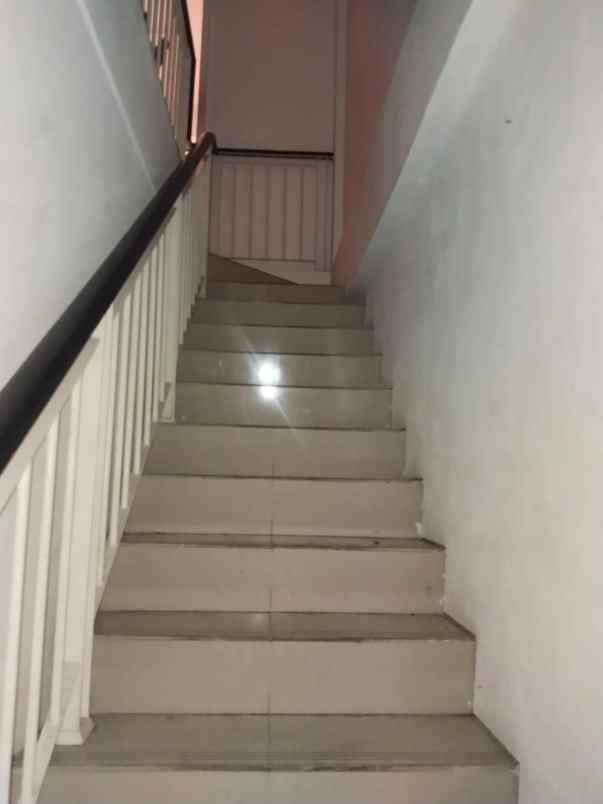 disewakan ruko gudang kantor san antonio pakuwon city