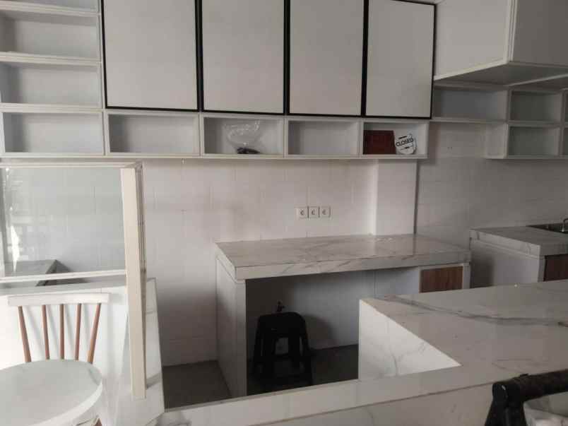 disewakan ruko gudang kantor san antonio pakuwon city