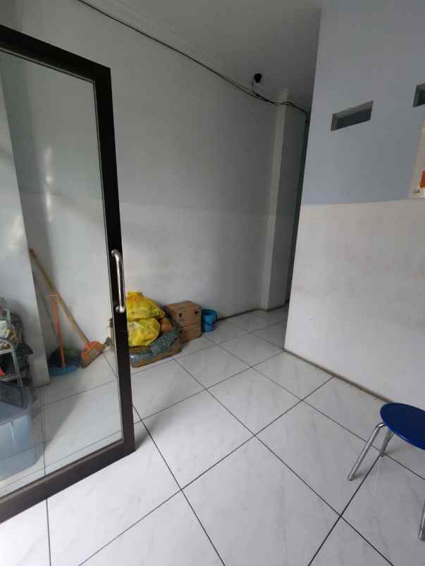 disewakan ruko semut square