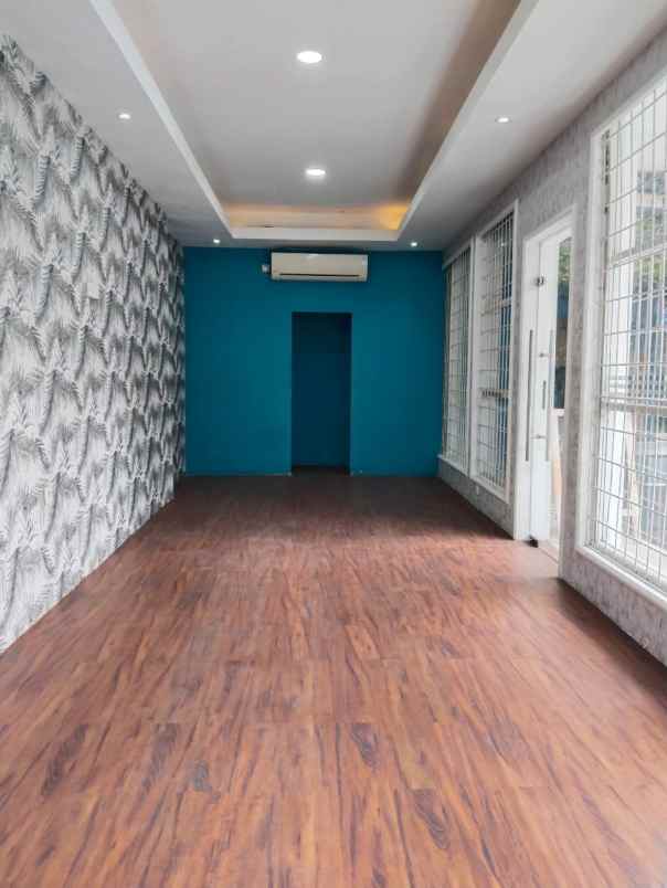 disewakan ruko untuk bisnis posisi pinggir jalan raya