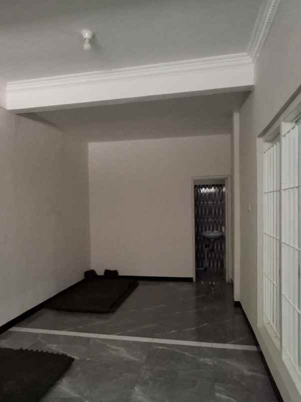 disewakan rumah babatan pantai barat