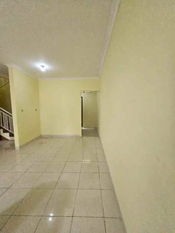 disewakan rumah cirendeu dalam komplek akses 2 mobil