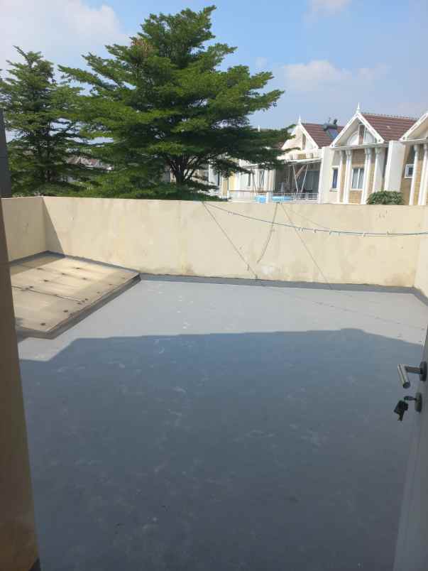 disewakan rumah cluster thames jgc jakarta