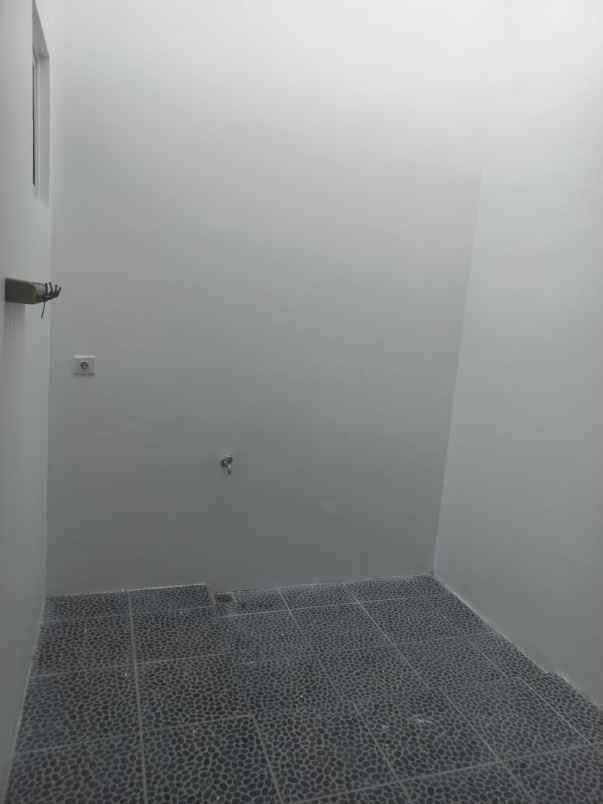 disewakan rumah cluster thames jgc jakarta