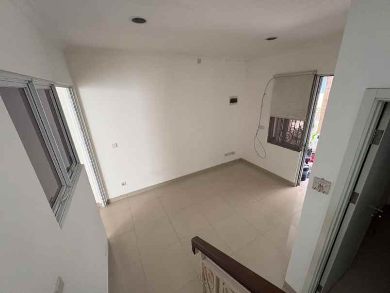 disewakan rumah cluster thames jgc jakarta