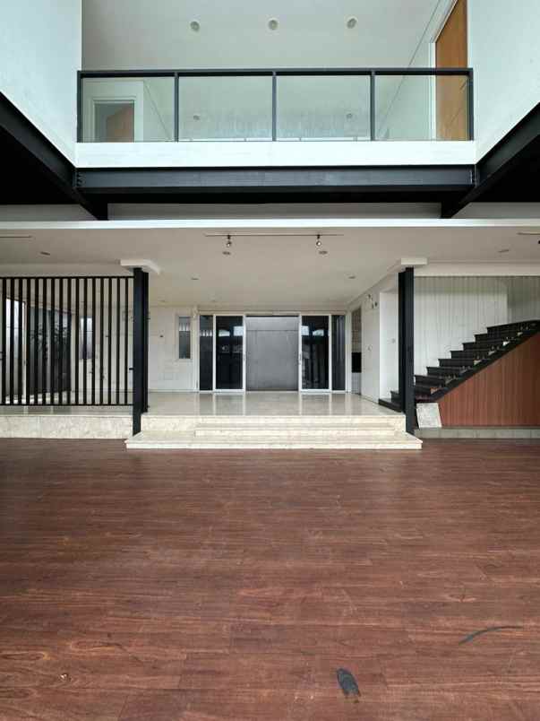 disewakan rumah jl taman wijaya kusuma