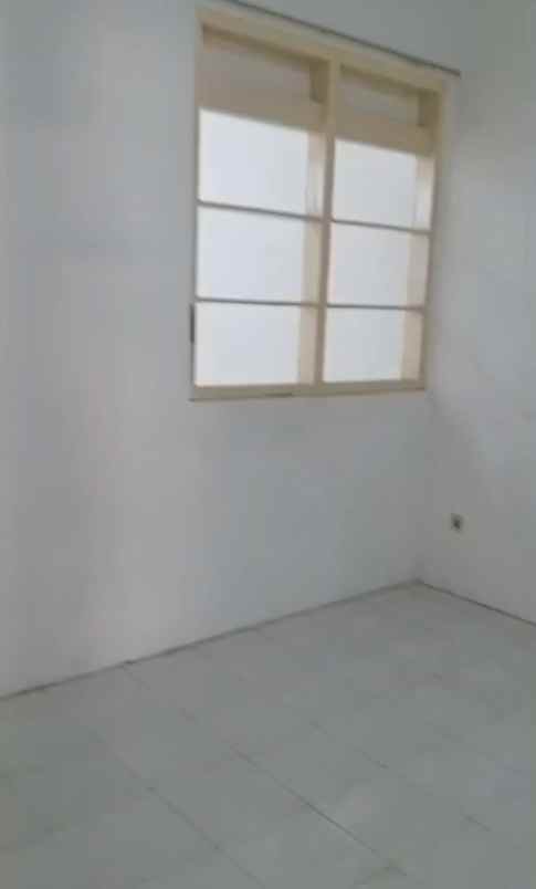 disewakan rumah kutisari indah