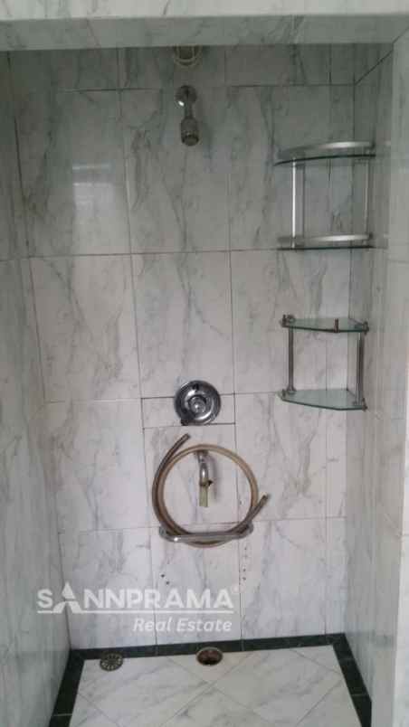 disewakan rumah mewah siap huni